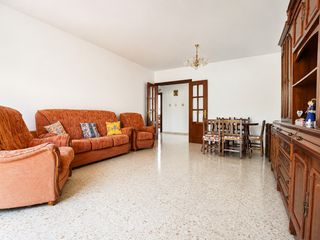 Appartamento  Calle fuente de abajo 20. Amplia vivienda de 4 dormitorios en casabermeja, junto a la auto