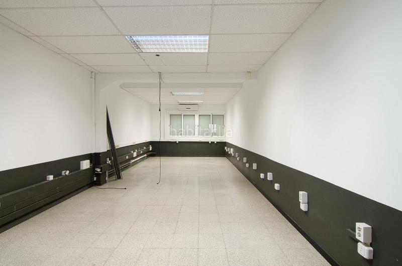 Foto 417150cc-c2e4-4a68-be76-24ec7668a9f8. Rent business premise in La Bordeta Barcelona