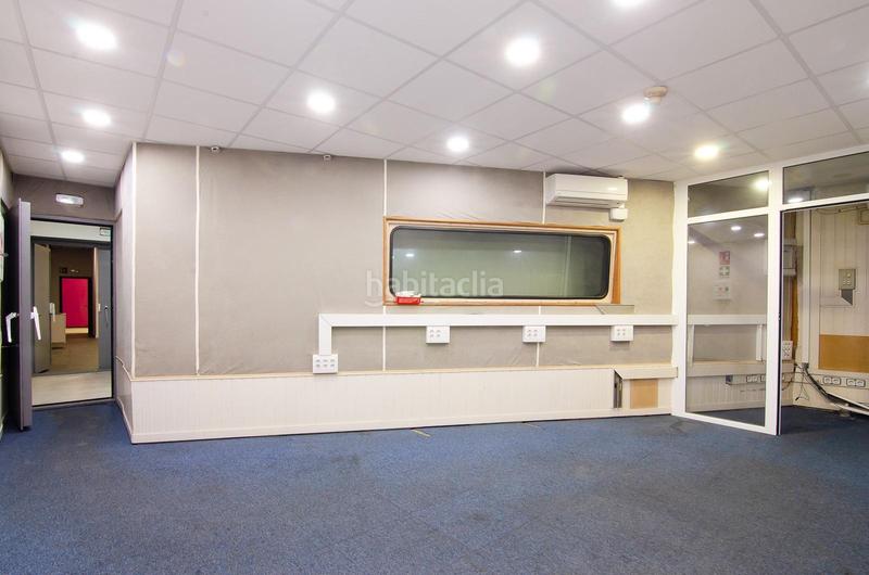 Foto a4dd2599-003e-4675-865b-bed13e8b6c98. Rent business premise in La Bordeta Barcelona