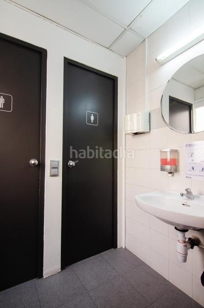 Foto c9e2eb3b-44f9-4159-97e8-4ef926e446cb. Rent business premise in La Bordeta Barcelona