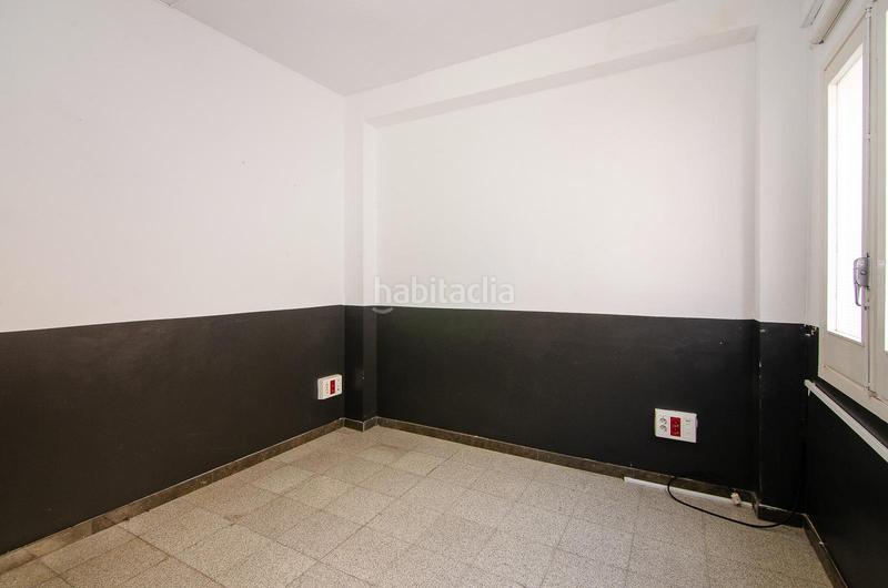 Foto 8000ffbe-8f1b-4100-9273-4fb0d6a89cab. Alquiler local comercial en La Bordeta Barcelona