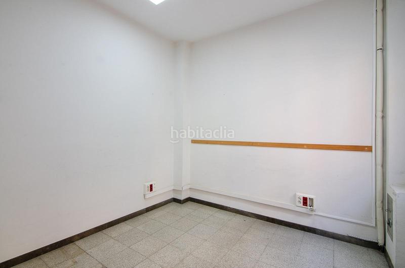 Foto 87ea8bb7-be5d-492e-9105-c1d43051c871. Alquiler local comercial en La Bordeta Barcelona