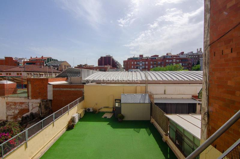 Foto cef8687c-e0b4-4b4f-a438-e363d3d07752. Alquiler local comercial en La Bordeta Barcelona