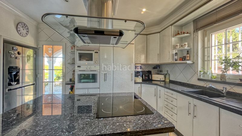 Foto ebbdeeb4-2e89-40da-86ad-3d99f3279346. Edifici a Poblets (els)