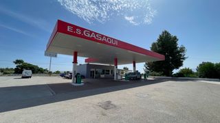 Local Comercial en Serrans-b 1-4. Gasolinera libre