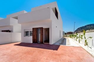 Casa en Cecilio gallego arias. Villa avara