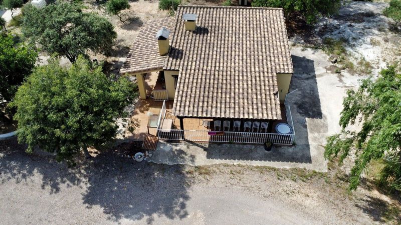 Foto ed962bd5-8e1b-46b8-989b-5b17b3c073db. Edifici a diseminados res 668 a Olleria (l´)