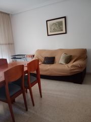 Miete Etagenwohnung in Calle beatriz de suabia 91. Piso para estudiantes
