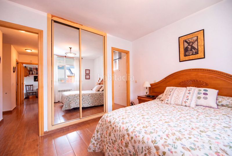 Foto b47619ac-0a12-4832-b2fe-f2c6e086ede3. Casa aparellada amb xemeneia calefacció a Alpedrete
