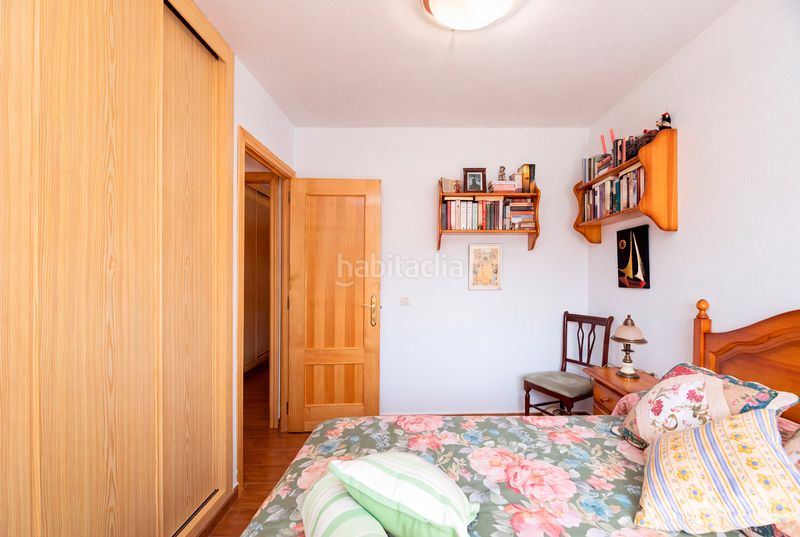 Foto cc6c53e0-9da3-4a78-82f9-b56ef13b75a9. Casa aparellada amb xemeneia calefacció a Alpedrete