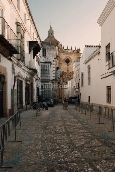 Foto b6c0617d-eb22-4b25-8306-a6584f6b9cc9. Casa adossada a Centro Jerez de la Frontera