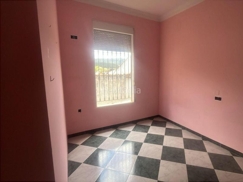 Foto da8a3c99-9b60-4066-943f-d0628fb3b50c. Casa adossada amb aparcament a Gilena