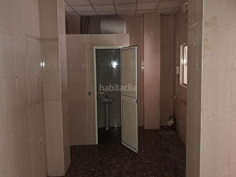 Foto d20e7856-7a75-4cde-ac15-f78887f7cb25. Local comercial a Suárez Málaga