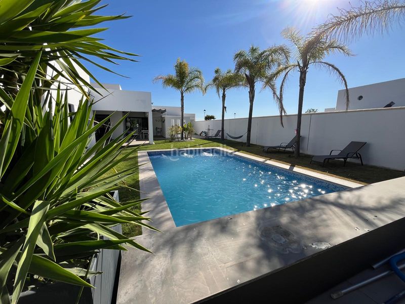 Foto bdbc3158-84ee-497f-8b34-a3f47ba9c472. Casa amb aparcament piscina a Palomares del Río
