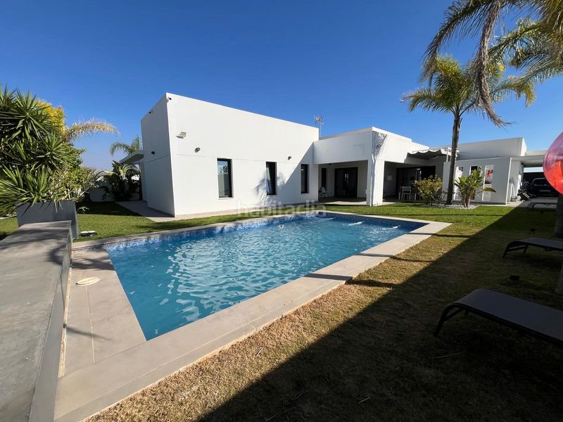 Foto d65cf9b6-ce22-47c8-b942-da029ffac8e1. Casa amb aparcament piscina a Palomares del Río