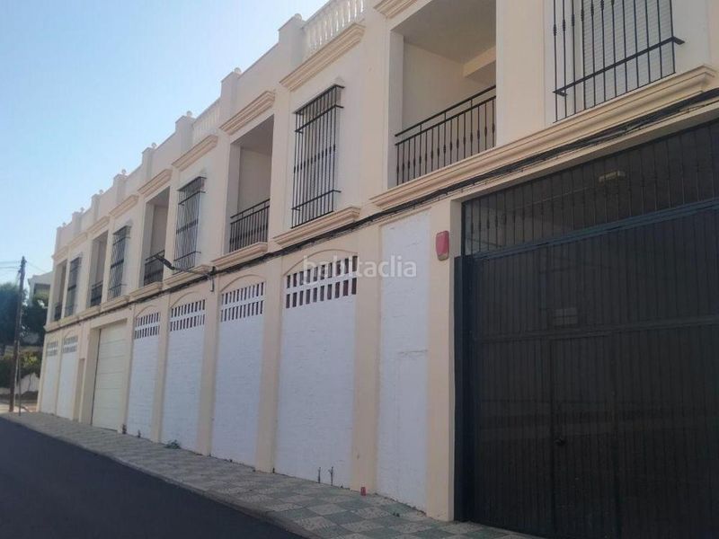 Foto aa3bb7ba-8f1a-48ed-883c-f4a008278b27. Local comercial a Burguillos
