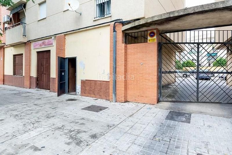 Foto fb6f82db-3963-43db-8b99-f4239cba34b7. Edifici a El Plantinar - Avda. La Paz - El Juncal Sevilla