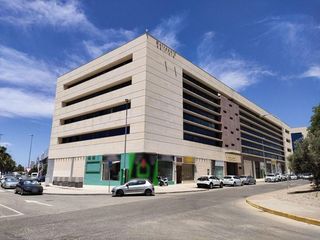 Local Comercial a Calle Industria 3