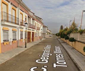 Casa in Calle geógrafo martín torres márquez 1. Casa en periodo de pujas de 4 dormitorios