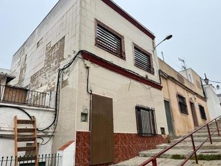 Casa adossada  Calle dolores. Casa cerca del centro de jerez