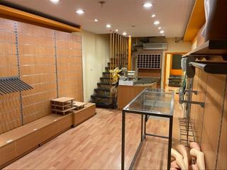 Location Local commercial  Carrer major. Local comercial al centre