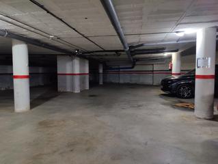 Parking coche en Ronda de llevant 13. Plaa d'aparcament