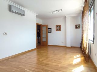 Flat in San Pedro. Piso con plaza de garaje y trastero en zona circunvalación