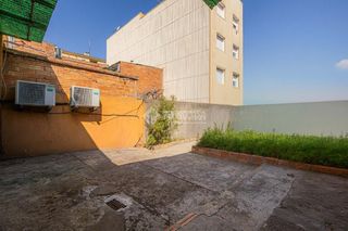 Casa aparellada a Diagonal-Colomeres. Casa en venta en gavà