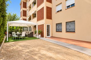 Planta baixa a Son Oliva. Planta baja con gran jardín privado, piscina, parking y trastero