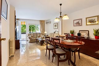 Piso en Son Armadams. Amplia vivienda de 3 dormitorios, 2 baños y balcón en una de las