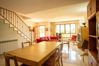 Chalet  Carrer de llorenç moyà. Chalet adosado en venta en llorenç moya