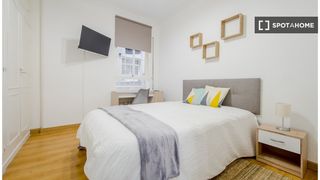 Affitto Appartamento in Guindalera. Se alquila habitación en piso de 4 dormitorios en madrid