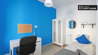 Lloguer Pis a El Poble Sec - Parc de Montjuïc. Gran habitación en apartamento de 4 dormitorios en poble sec, ba
