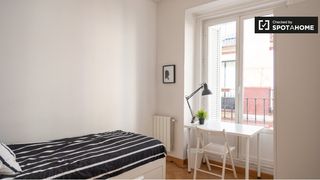 Affitto Appartamento in Embajadores-Lavapiés. Cómoda habitación en alquiler en la latina, madrid