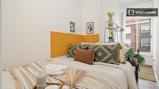 Affitto Appartamento in L´Antiga Esquerra de l´Eixample. Habitación en piso compartido de 8 habitaciones en alquiler, en