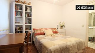 Rent Flat in Palomas. Acogedora habitación en un apartamento de 3 dormitorios en horta