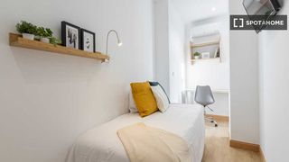 Location Appartement à Justicia-Chueca. Habitación en piso compartido de 3 habitaciones en alquiler en j