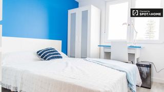 Lloguer Pis a El Castell. Acogedora habitación en apartamento de 5 dormitorios en burjasso