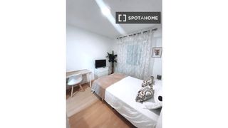 Alquiler Piso en Guindalera. Se alquila habitación en apartamento de 4 dormitorios en salaman