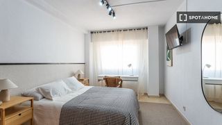 Location Appartement à Ensanche-Diputación. Se alquila habitación en piso compartido en alicante