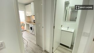 Rent Flat in Los Rosales. Piso compartido en madrid