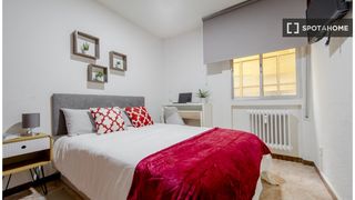 Affitto Appartamento in Pacífico. Se alquila habitación en apartamento de 6 dormitorios en retiro,