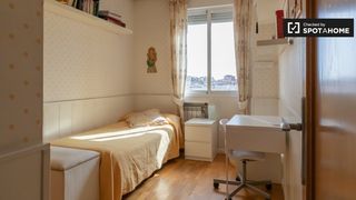 Alquiler Piso en Hispanoamérica-Bernabéu. Habitación en piso compartido en hispanoamérica, madrid.