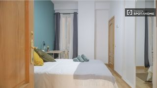 Affitto Appartamento in Argüelles. Habitación en piso compartido de 11 camas en alquiler en argüell