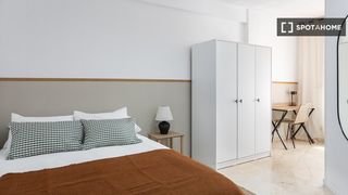 Location Appartement à Ensanche-Diputación. Se alquila habitación en piso compartido en alicante
