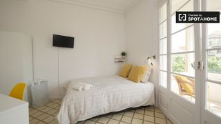 Rent Flat in Sant Antoni. Habitación soleada en alquiler apartamento de 9 dormitorios eixa