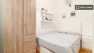 Alquiler Piso en Dreta de l´Eixample. Se alquila habitación en lantiga esquerra de leixample, barcelon