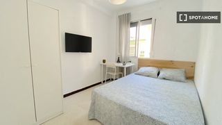 Location Appartement à El Torrejón - El Cerezo. Habitación en piso compartido en alquiler en el rocío, sevilla.