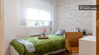 Lloguer Pis a Apóstol Santiago. Habitación en piso de 5 habitaciones en madrid.