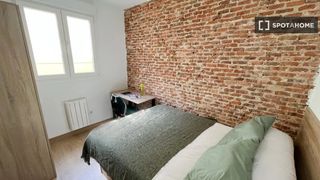 Alquiler Piso en San Diego. Habitaci�n en piso de 10 habitaciones en san diego, madrid